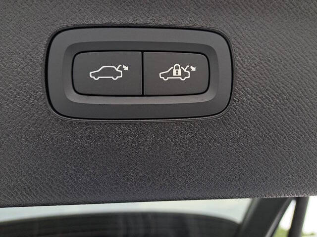 2026 Volvo XC90 T8 Plus 7P