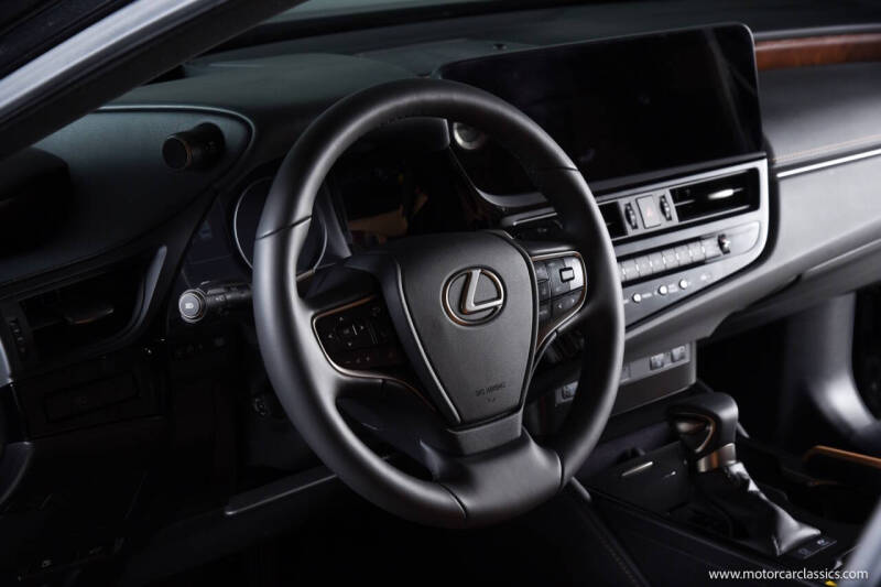 2024 Lexus ES 300h