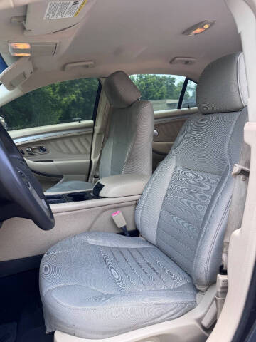 2018 Ford Taurus SE
