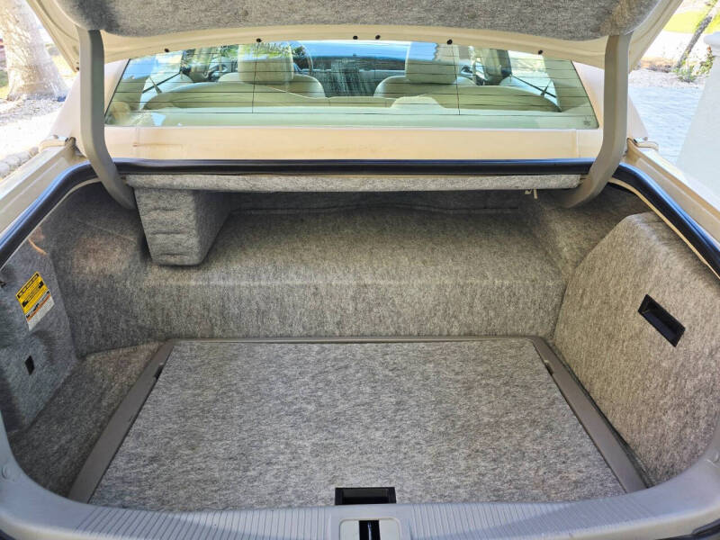 2003 Lincoln Town Car Cartier