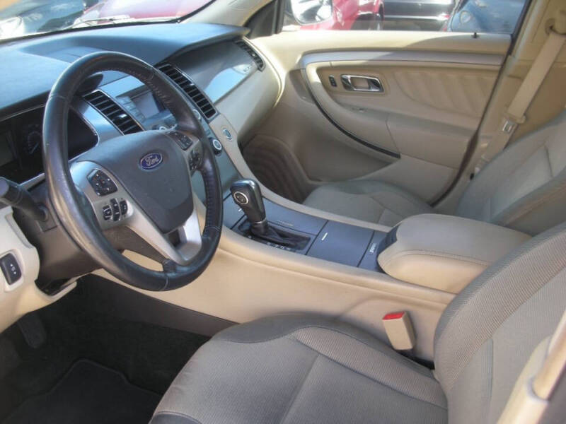 2014 Ford Taurus SEL