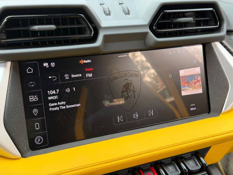 2025 Lamborghini Urus SE