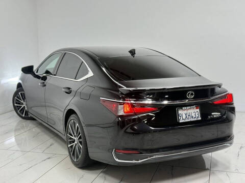2024 Lexus ES 300h
