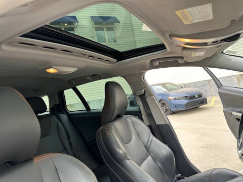 2016 Volvo V60 Cross Country T5 Platinum