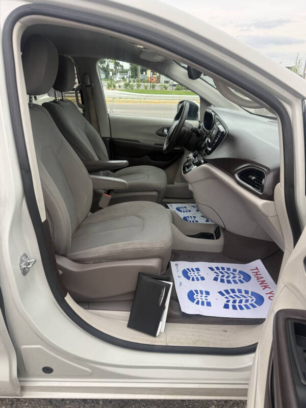 2017 Chrysler Pacifica LX