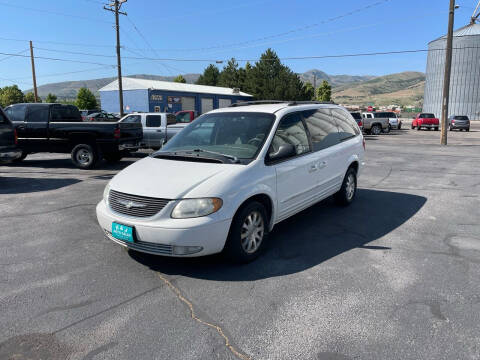 2003 Chrysler Town and Country for sale at R & J Auto Sales in Pocatello ID