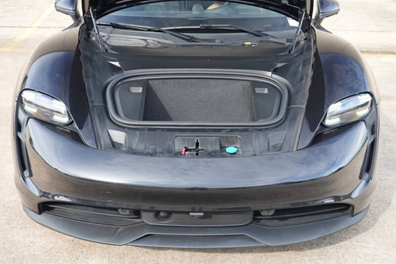2022 Porsche Taycan