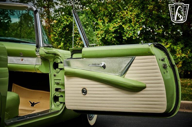 1956 Ford Thunderbird
