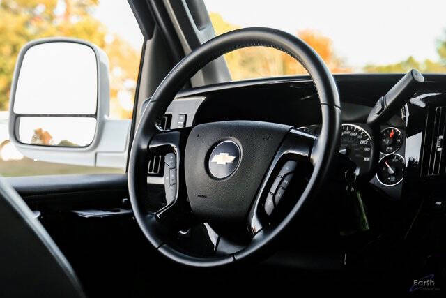 2023 Chevrolet Express 2500