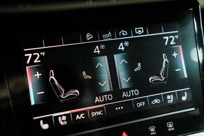 2019 Audi e-tron quattro Premium Plus