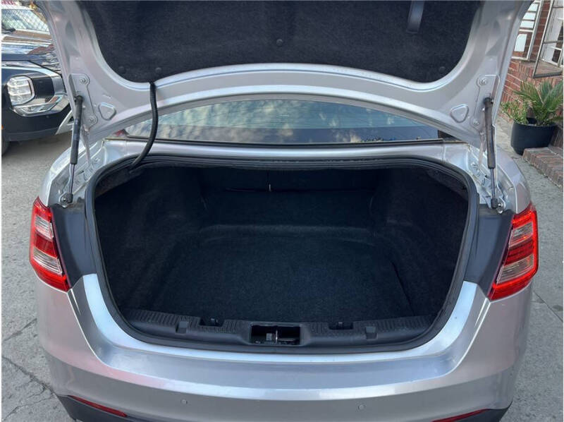 2019 Ford Taurus Limited