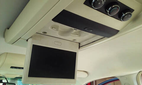 2010 Chrysler Town and Country Touring Plus