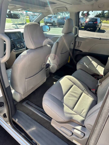 2015 Toyota Sienna