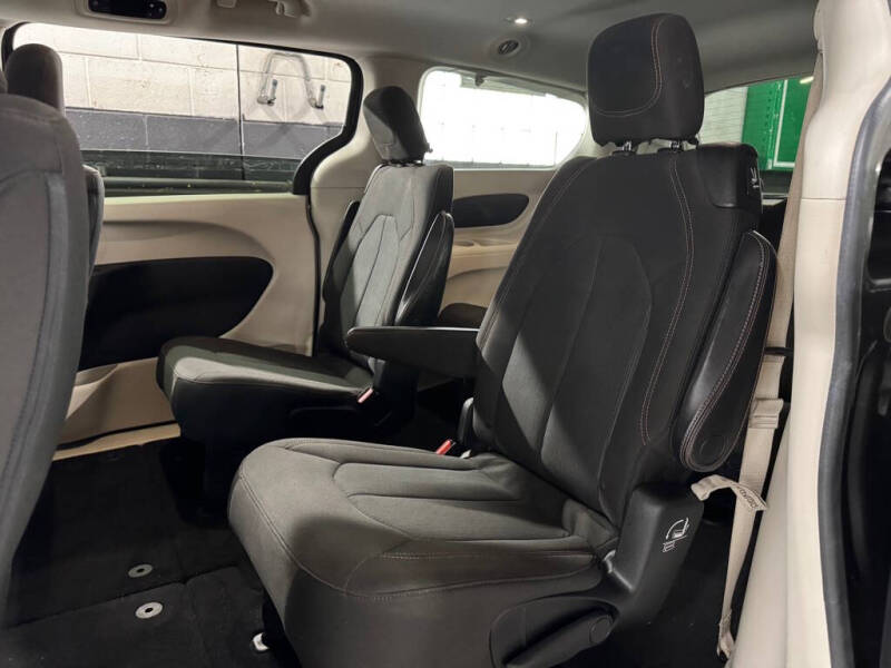 2017 Chrysler Pacifica Touring