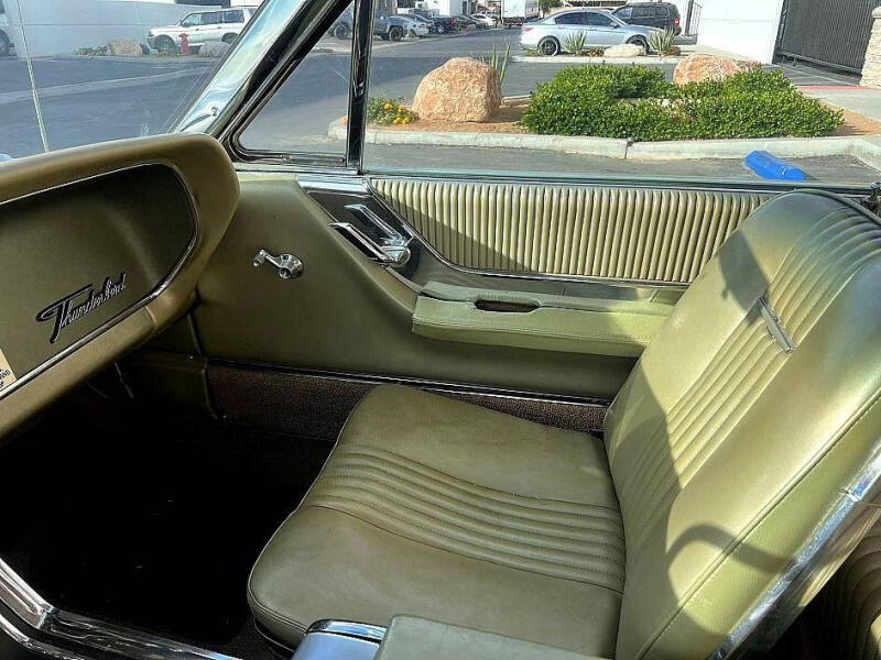 1965 Ford Thunderbird