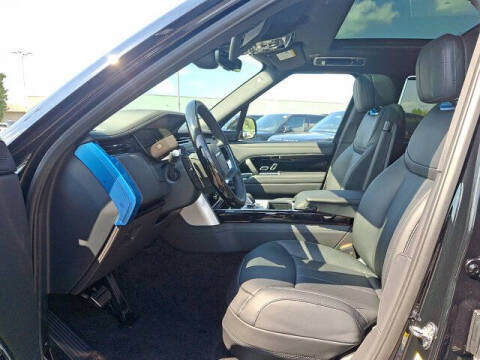 2025 Land Rover Range Rover P530 SE