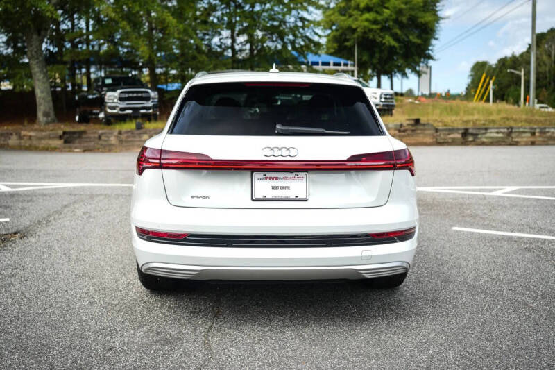 2019 Audi e-tron quattro Premium Plus