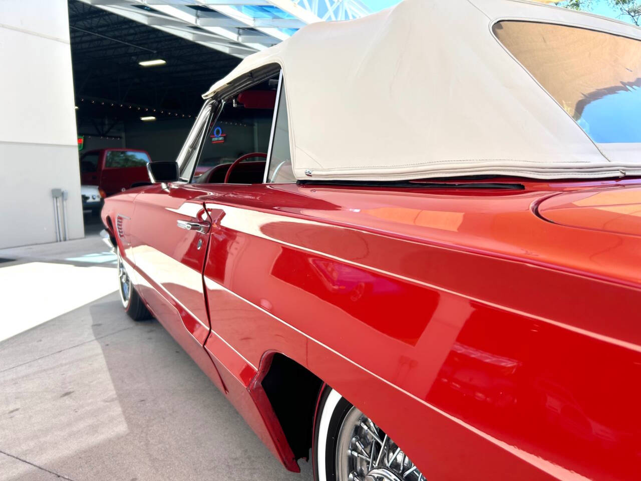 1965 Ford Thunderbird 12