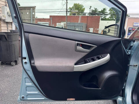 2013 Toyota Prius Three