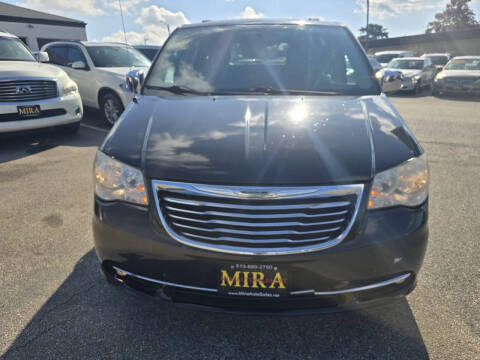 2014 Chrysler Town and Country Touring-L
