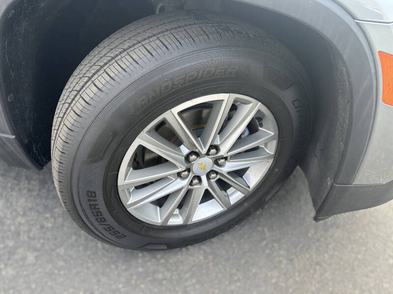 2023 Chevrolet Traverse LT Cloth