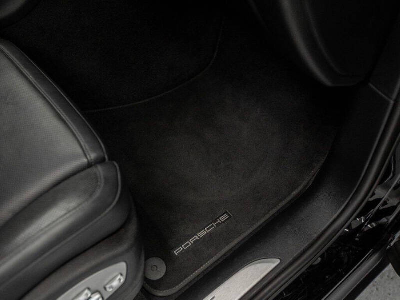 2022 Porsche Macan S