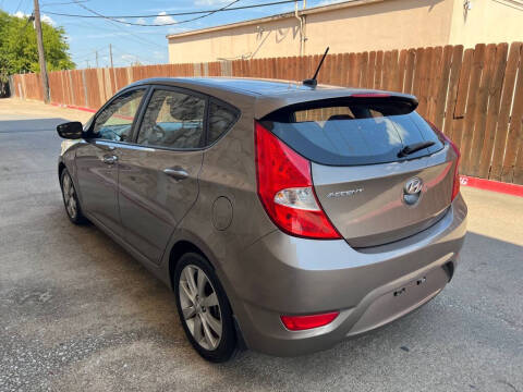 2014 Hyundai Accent SE
