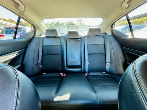 2022 Nissan Altima 2.5 SR