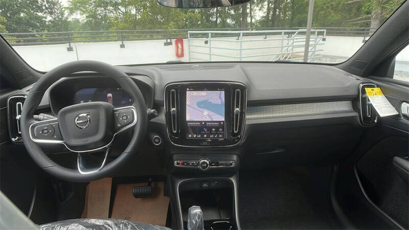 2026 Volvo XC40 B5 Ultra Black Edition