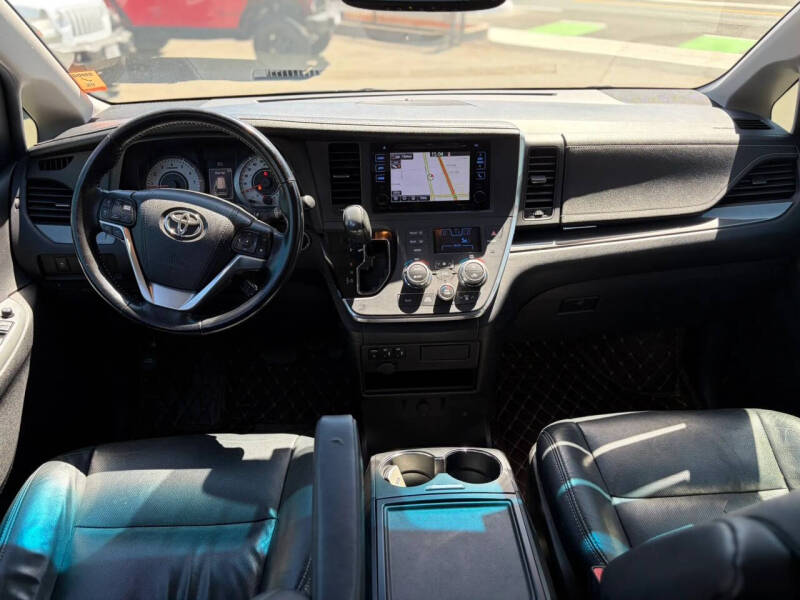2016 Toyota Sienna