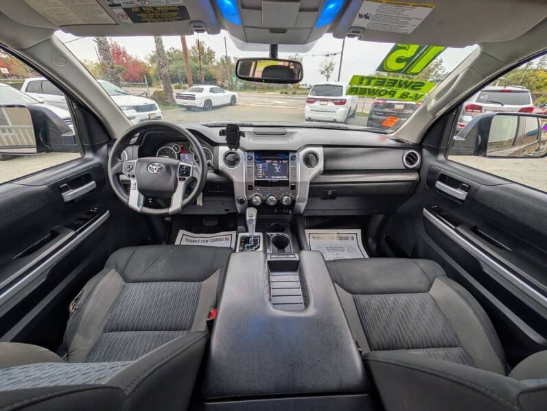 2015 Toyota Tundra SR5