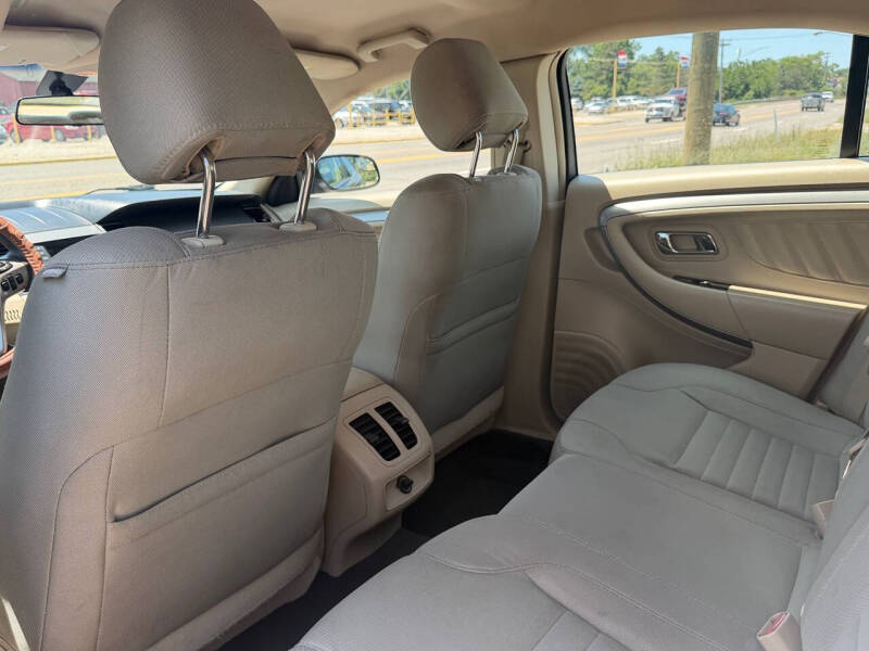 2015 Ford Taurus SE