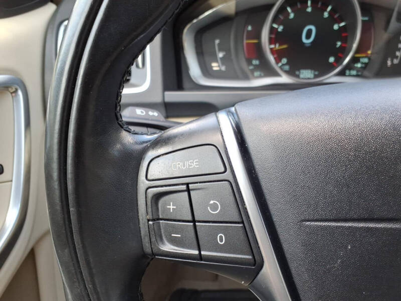 2015 Volvo V60 T5 Platinum