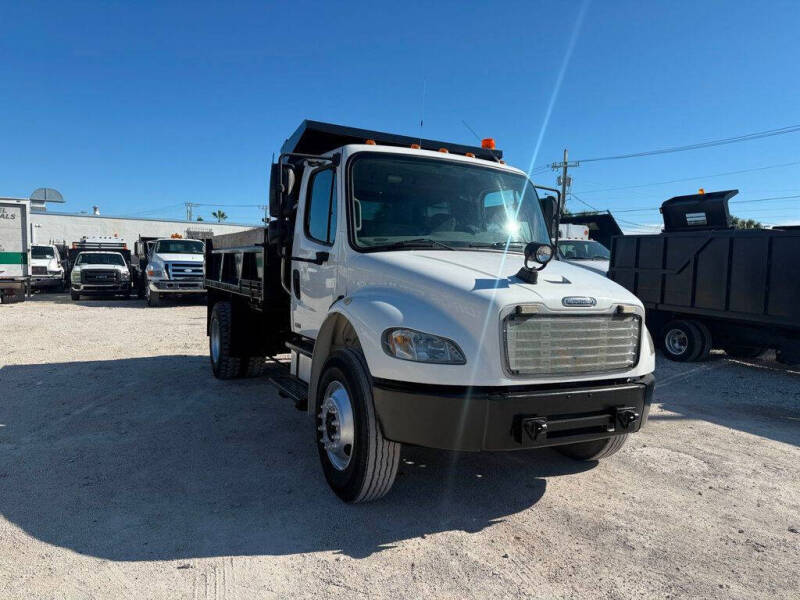 2006 Freightliner M2 106