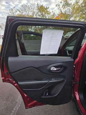 2016 Jeep Cherokee Sport