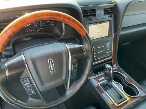 2016 Lincoln Navigator Select