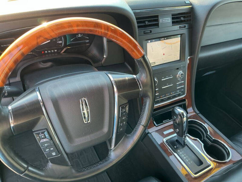 2016 Lincoln Navigator Select
