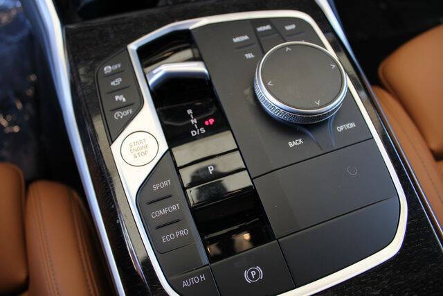 2024 BMW 3 Series 330i