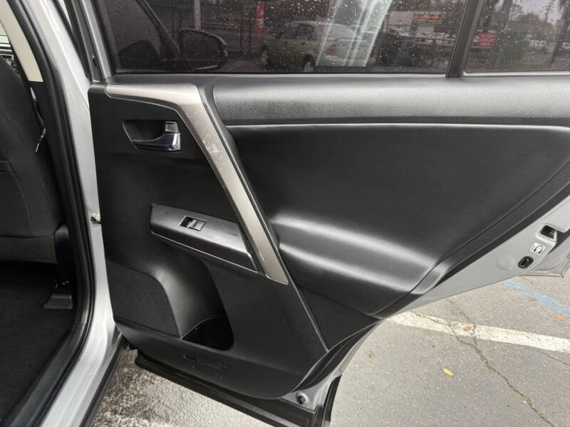 2018 Toyota RAV4 Hybrid XLE