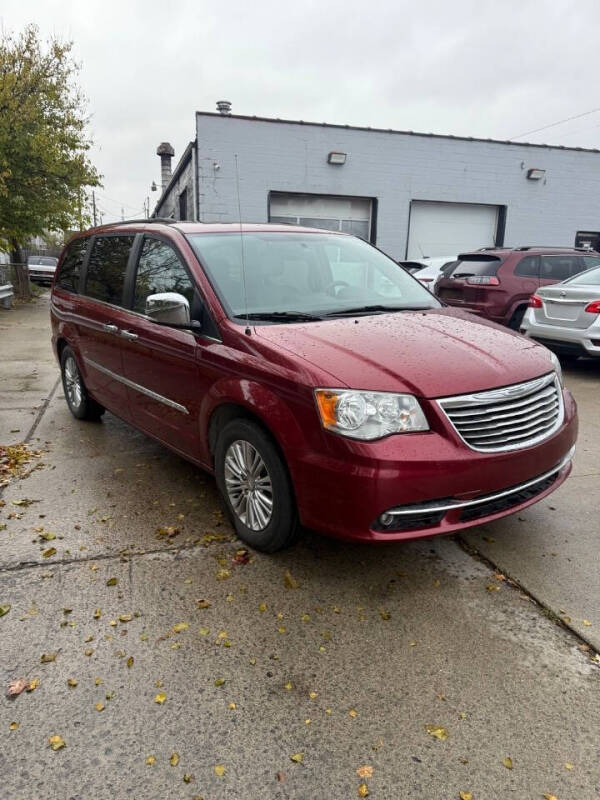 2015 Chrysler Town and Country Touring-L
