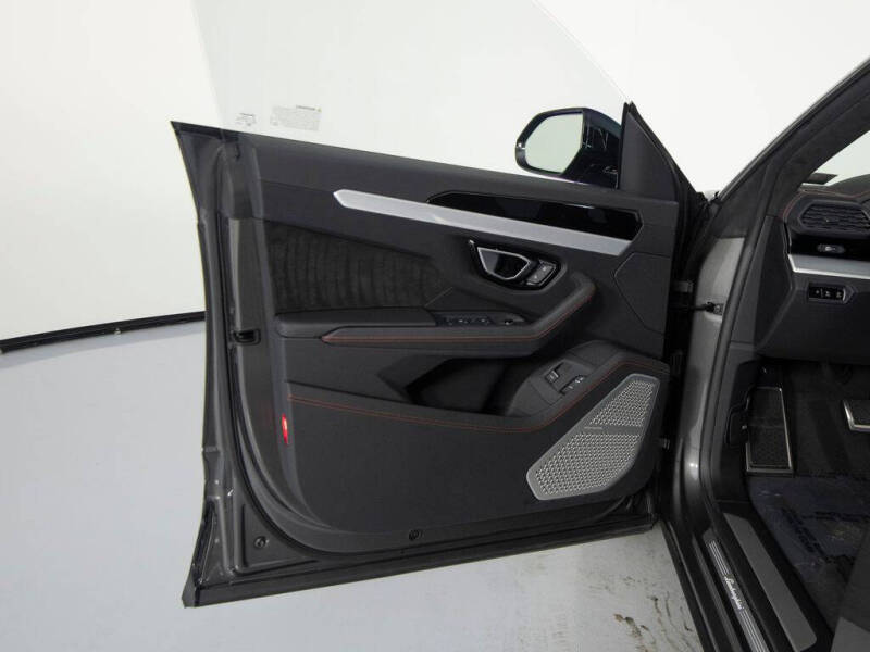 2024 Lamborghini Urus S