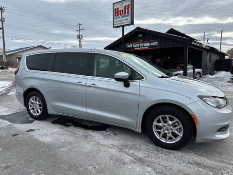 2022 Chrysler Voyager LX