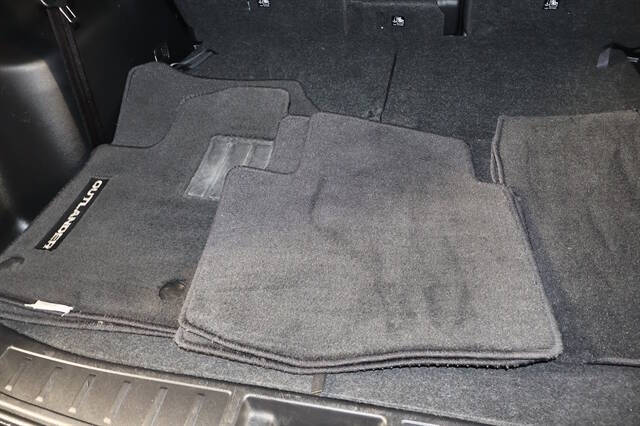 2023 Mitsubishi Outlander SE