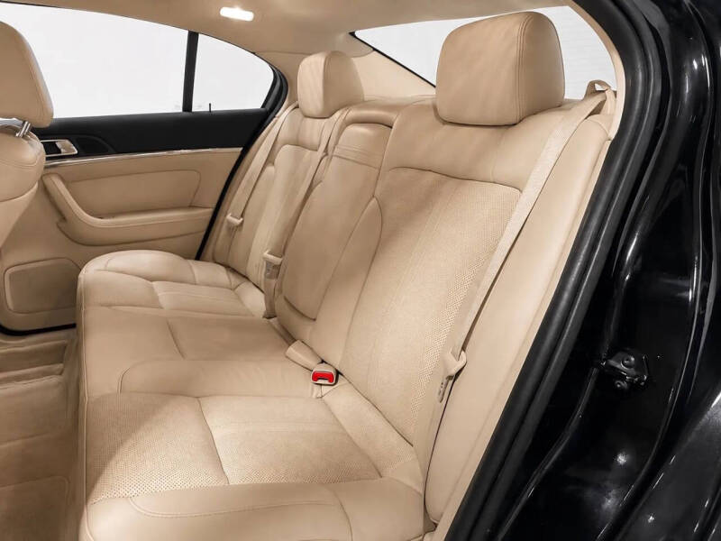 2011 Lincoln MKS