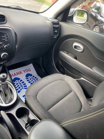 2016 Kia Soul +