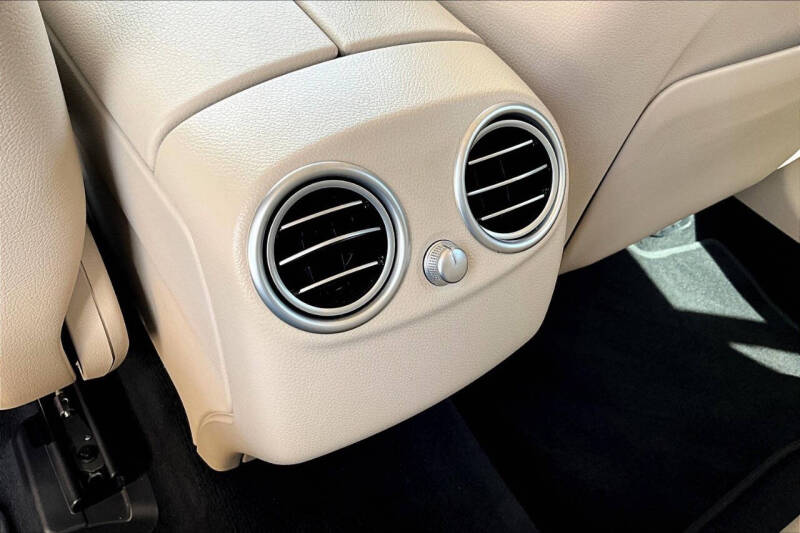 2021 Mercedes-Benz GLC GLC 300