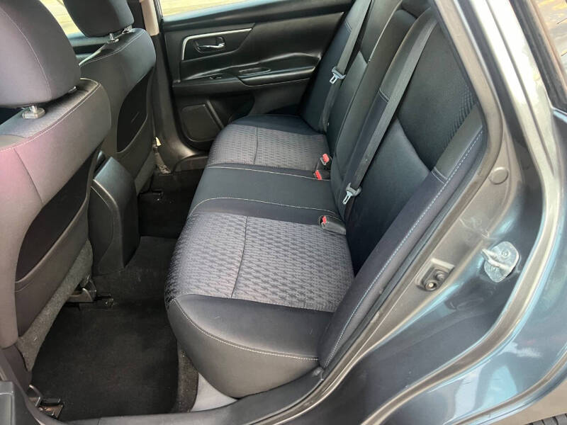 2016 Nissan Altima 2.5 SR