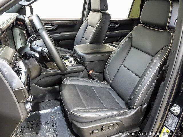 2025 GMC Yukon Elevation
