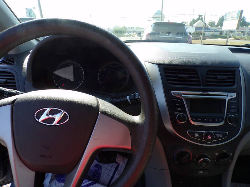 2017 Hyundai Accent SE