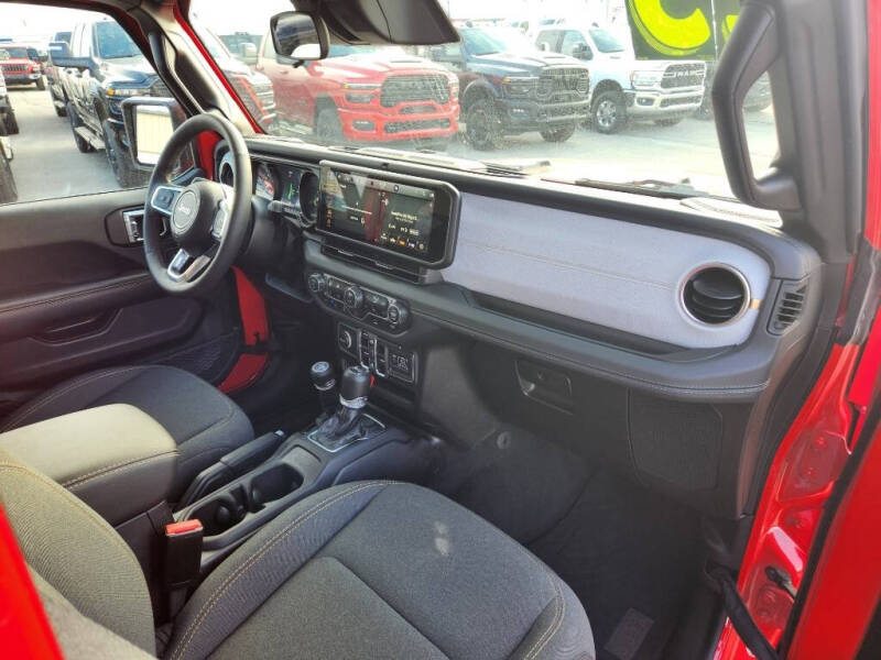 2025 Jeep Wrangler Sahara 4xe